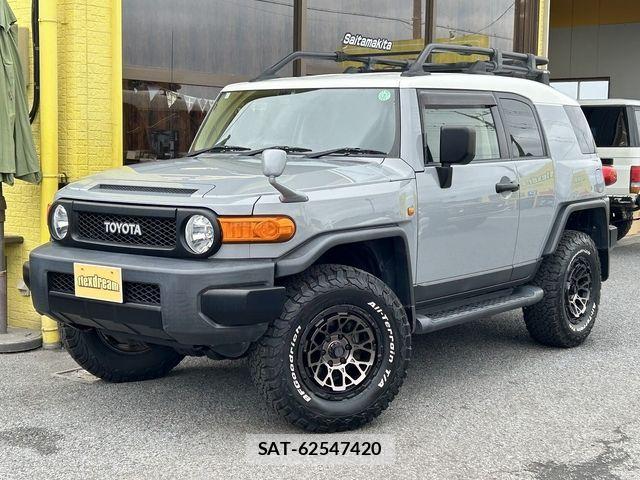 Toyota FJ CRUISER 2017-05 8829085-3