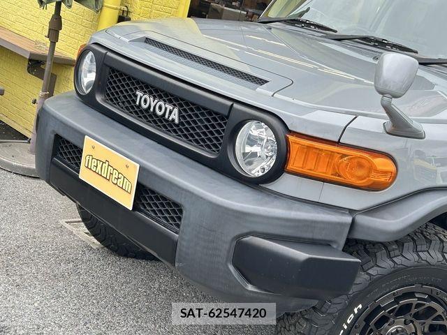 Toyota FJ CRUISER 2017-05 8829085-4