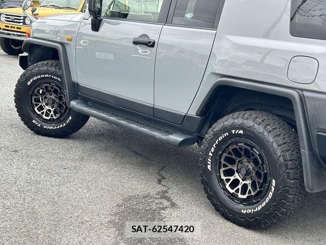 Toyota FJ CRUISER 2017-05 8829085-5