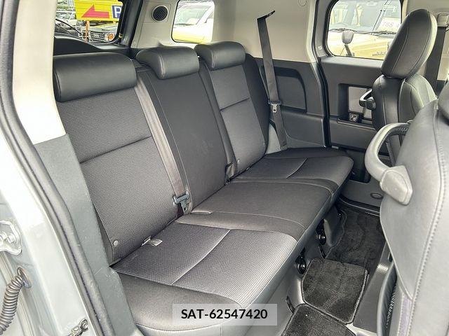 Toyota FJ CRUISER 2017-05 8829085-7