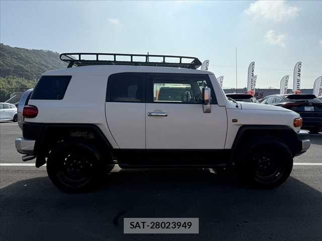 Toyota FJ CRUISER 2013-06 8829086-11