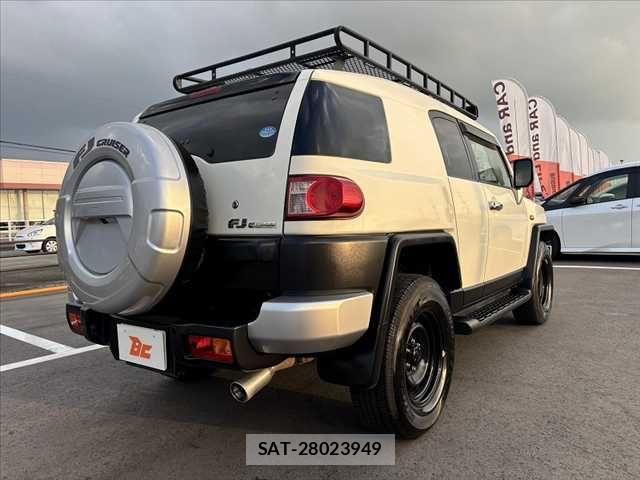 Toyota FJ CRUISER 2013-06 8829086-12