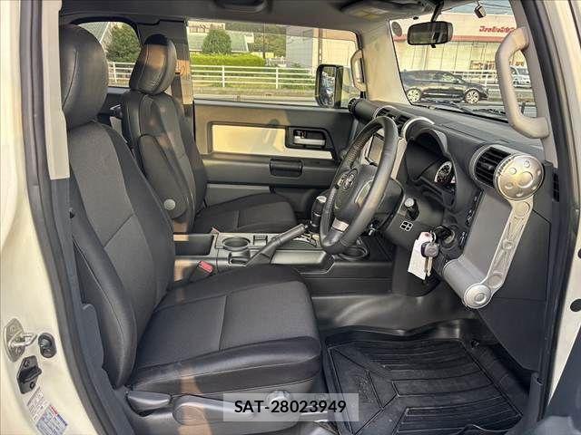 Toyota FJ CRUISER 2013-06 8829086-15