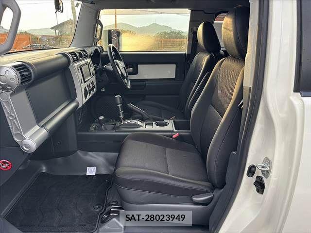 Toyota FJ CRUISER 2013-06 8829086-16