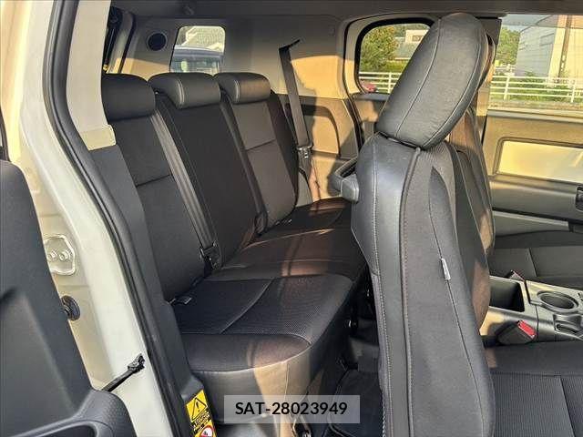 Toyota FJ CRUISER 2013-06 8829086-17