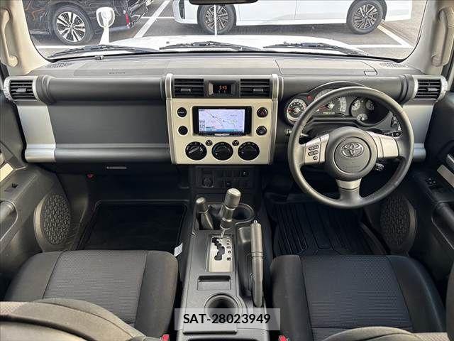 Toyota FJ CRUISER 2013-06 8829086-1