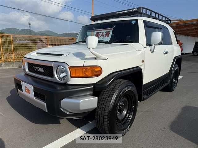 Toyota FJ CRUISER 2013-06 8829086-7
