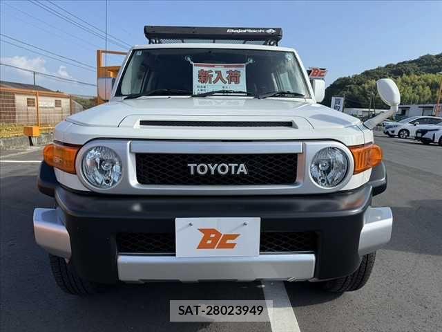 Toyota FJ CRUISER 2013-06 8829086-8