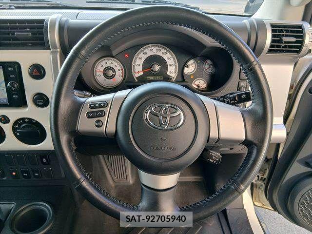 Toyota FJ CRUISER 2016-11 8829087-9