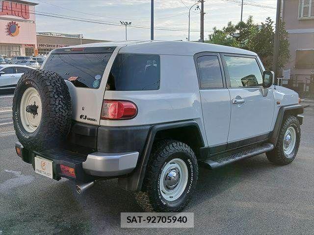 Toyota FJ CRUISER 2016-11 8829087-16
