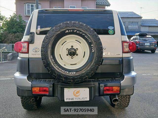 Toyota FJ CRUISER 2016-11 8829087-17