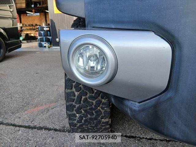 Toyota FJ CRUISER 2016-11 8829087-25