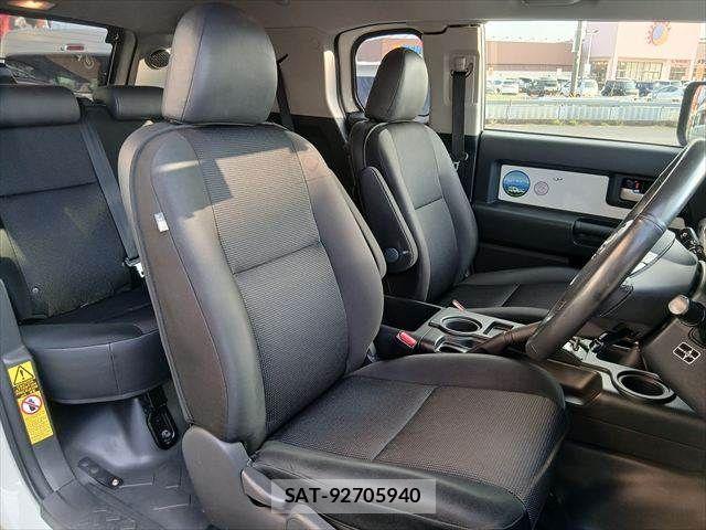 Toyota FJ CRUISER 2016-11 8829087-6
