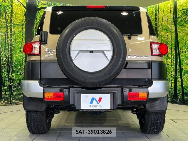 Toyota FJ CRUISER 2013-03 8849029-13