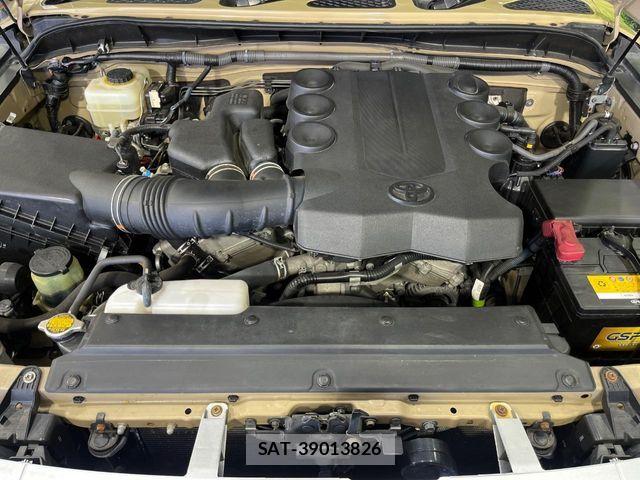 Toyota FJ CRUISER 2013-03 8849029-16