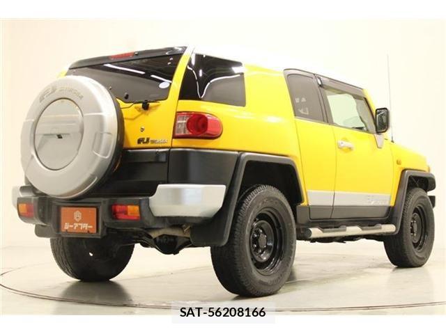 Toyota FJ CRUISER 2011-12 8848918-11