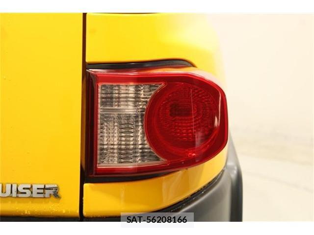 Toyota FJ CRUISER 2011-12 8848918-17