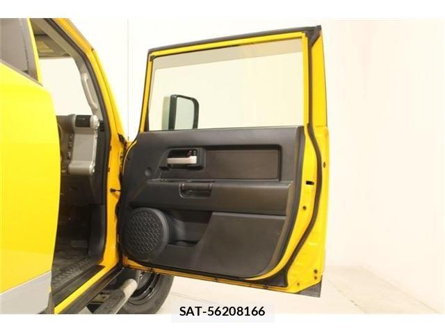 Toyota FJ CRUISER 2011-12 8848918-28