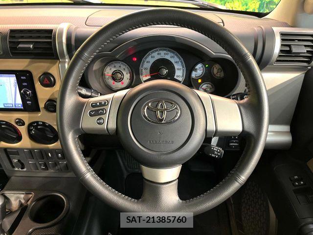 Toyota FJ CRUISER 2017-03 8849027-6