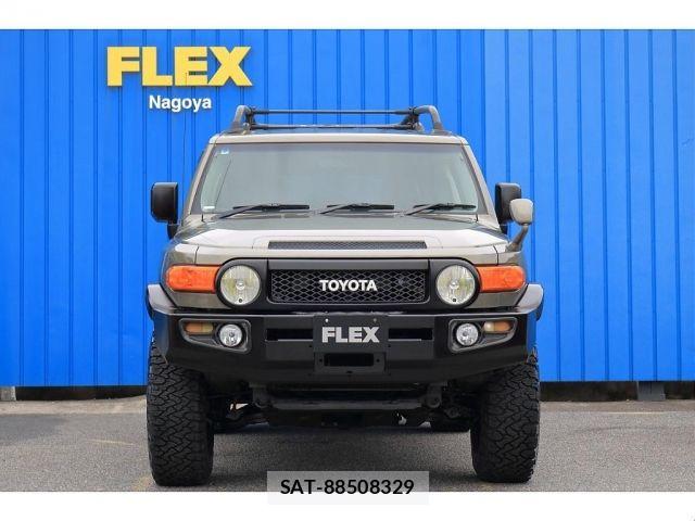 Toyota FJ CRUISER 2011-01 8849026-18