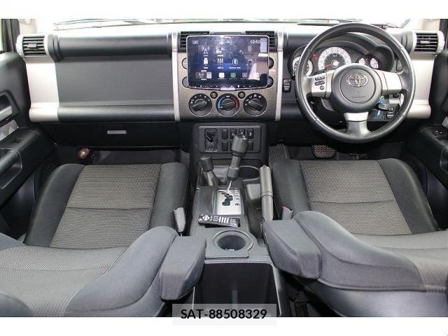 Toyota FJ CRUISER 2011-01 8849026-2