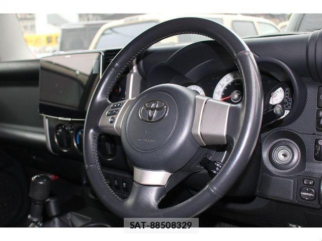 Toyota FJ CRUISER 2011-01 8849026-3