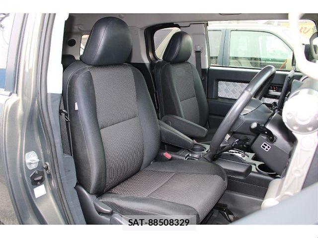 Toyota FJ CRUISER 2011-01 8849026-4