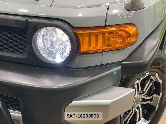 Toyota FJ CRUISER 2012-09 8849028-11