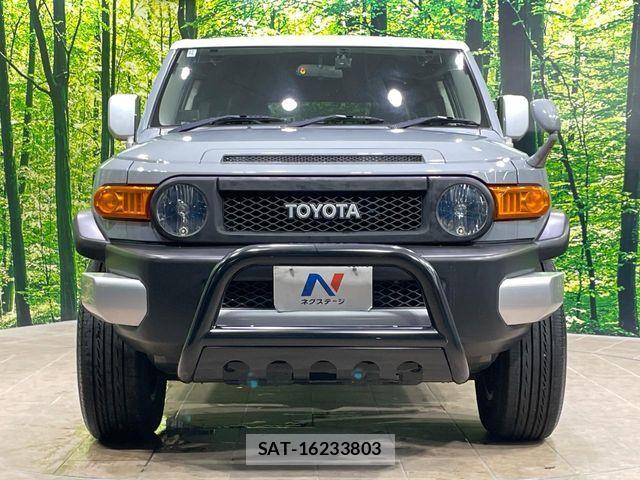 Toyota FJ CRUISER 2012-09 8849028-13