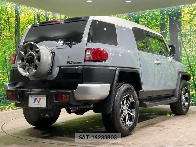 Toyota FJ CRUISER 2012-09 8849028-16