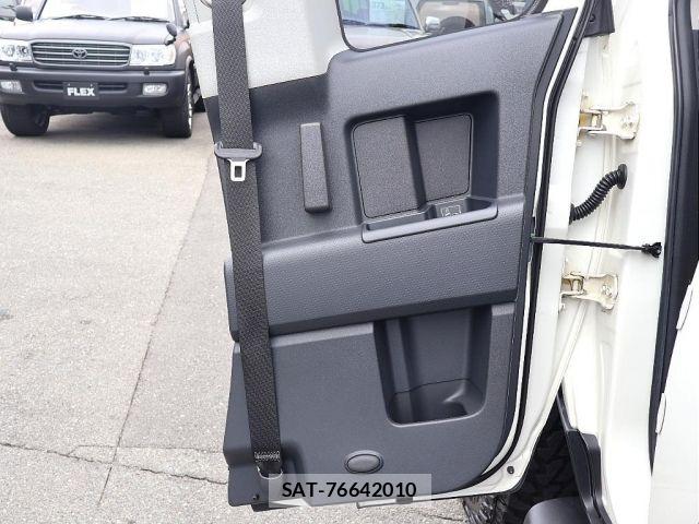 Toyota FJ CRUISER 2013-01 8871010-14