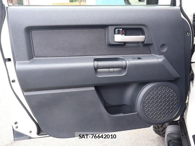 Toyota FJ CRUISER 2013-01 8871010-15
