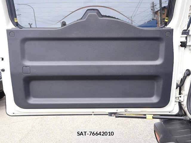 Toyota FJ CRUISER 2013-01 8871010-19