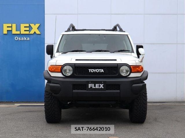 Toyota FJ CRUISER 2013-01 8871010-8