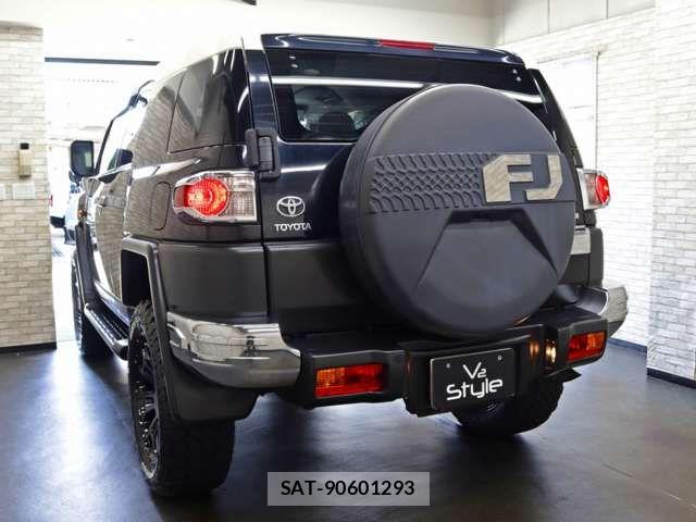 Toyota FJ CRUISER 2012-11 8871008-13