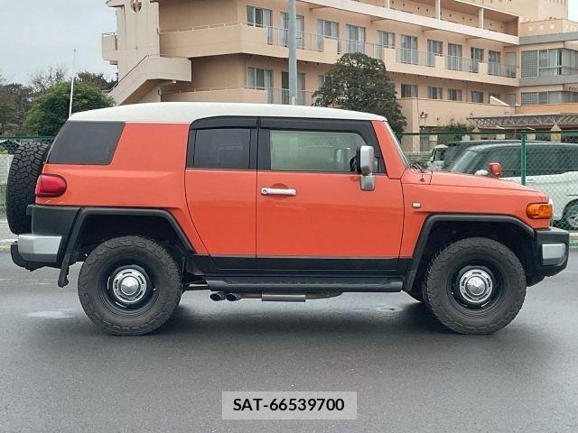 Toyota FJ CRUISER 2012-11 8879788-16