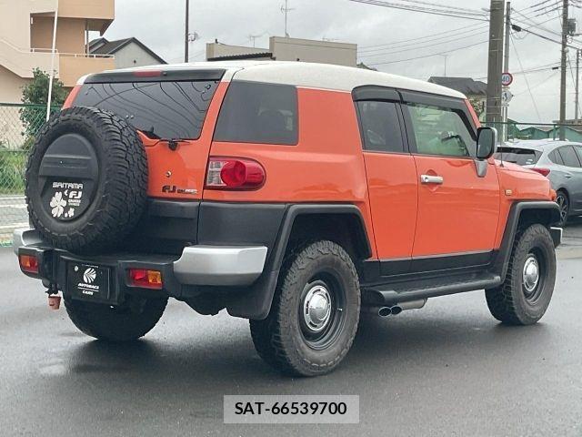 Toyota FJ CRUISER 2012-11 8879788-18