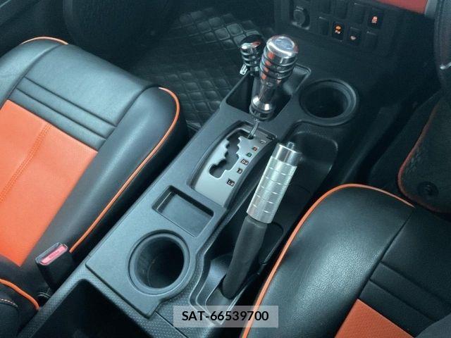 Toyota FJ CRUISER 2012-11 8879788-24
