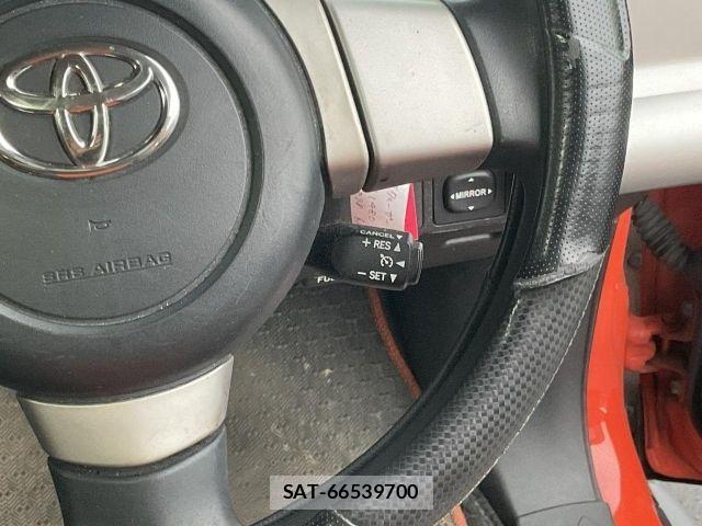 Toyota FJ CRUISER 2012-11 8879788-26