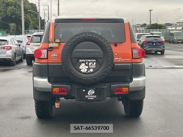 Toyota FJ CRUISER 2012-11 8879788-4
