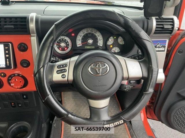 Toyota FJ CRUISER 2012-11 8879788-7