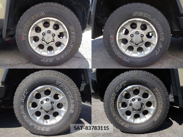 Toyota FJ CRUISER 2012-01 8883626-9