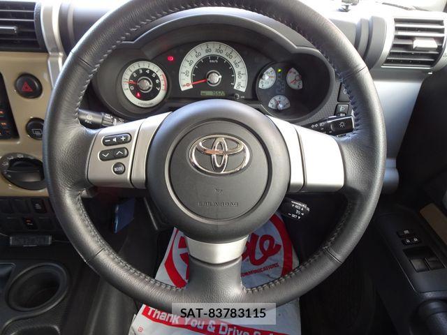 Toyota FJ CRUISER 2012-01 8883626-22