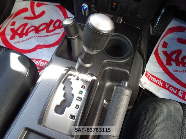 Toyota FJ CRUISER 2012-01 8883626-25
