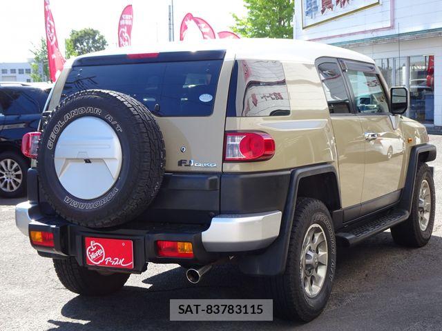 Toyota FJ CRUISER 2012-01 8883626-2