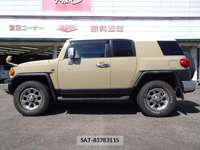 Toyota FJ CRUISER 2012-01 8883626-8