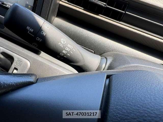Mazda FLAIR 2022-06 8130180-17