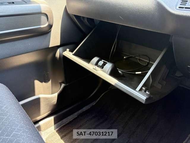 Mazda FLAIR 2022-06 8130180-22
