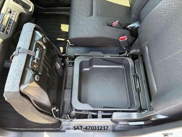 Mazda FLAIR 2022-06 8130180-23