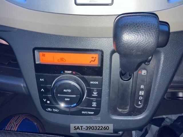 Mazda FLAIR 2013-08 8561936-17